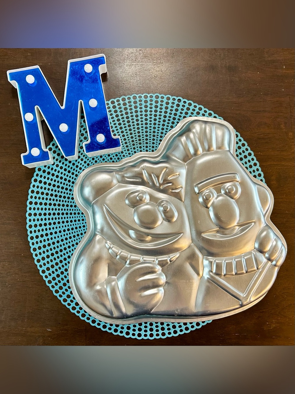 Sesame Street “Bert and Ernie” Wilton Cake Pan,  1971-1977 Vintage 502-7423